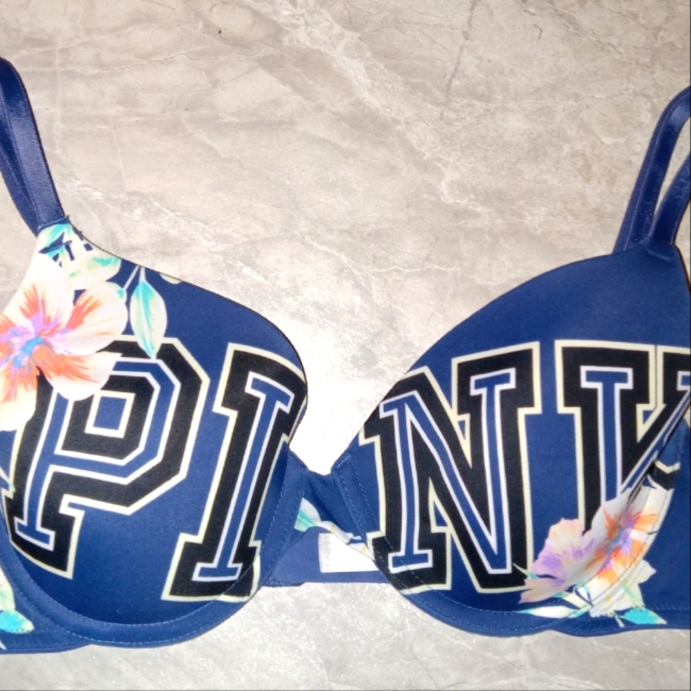 Pink by Victoria's secret where everywhere lightly lined 32C logo bra - Picture 2 of 7